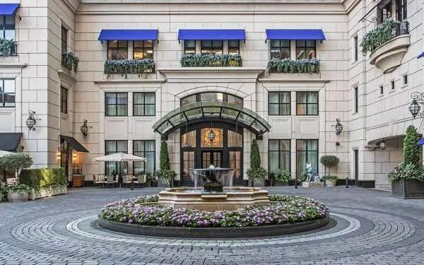 Esterno del Waldorf Astoria