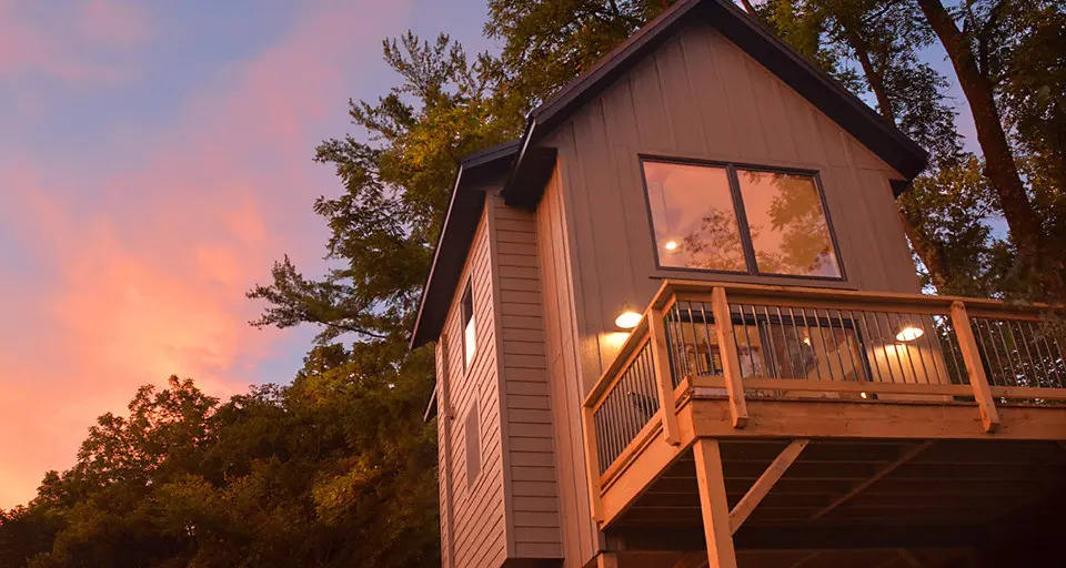 L'esterno di una casa sull'albero