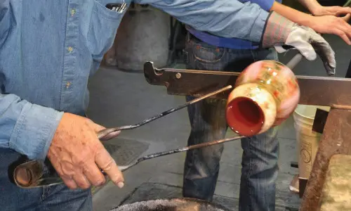 Tecnica di soffiatura del vetro di Lotton