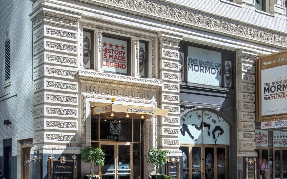 Esterno dell'Hampton Inn Majestic Theatre District.
