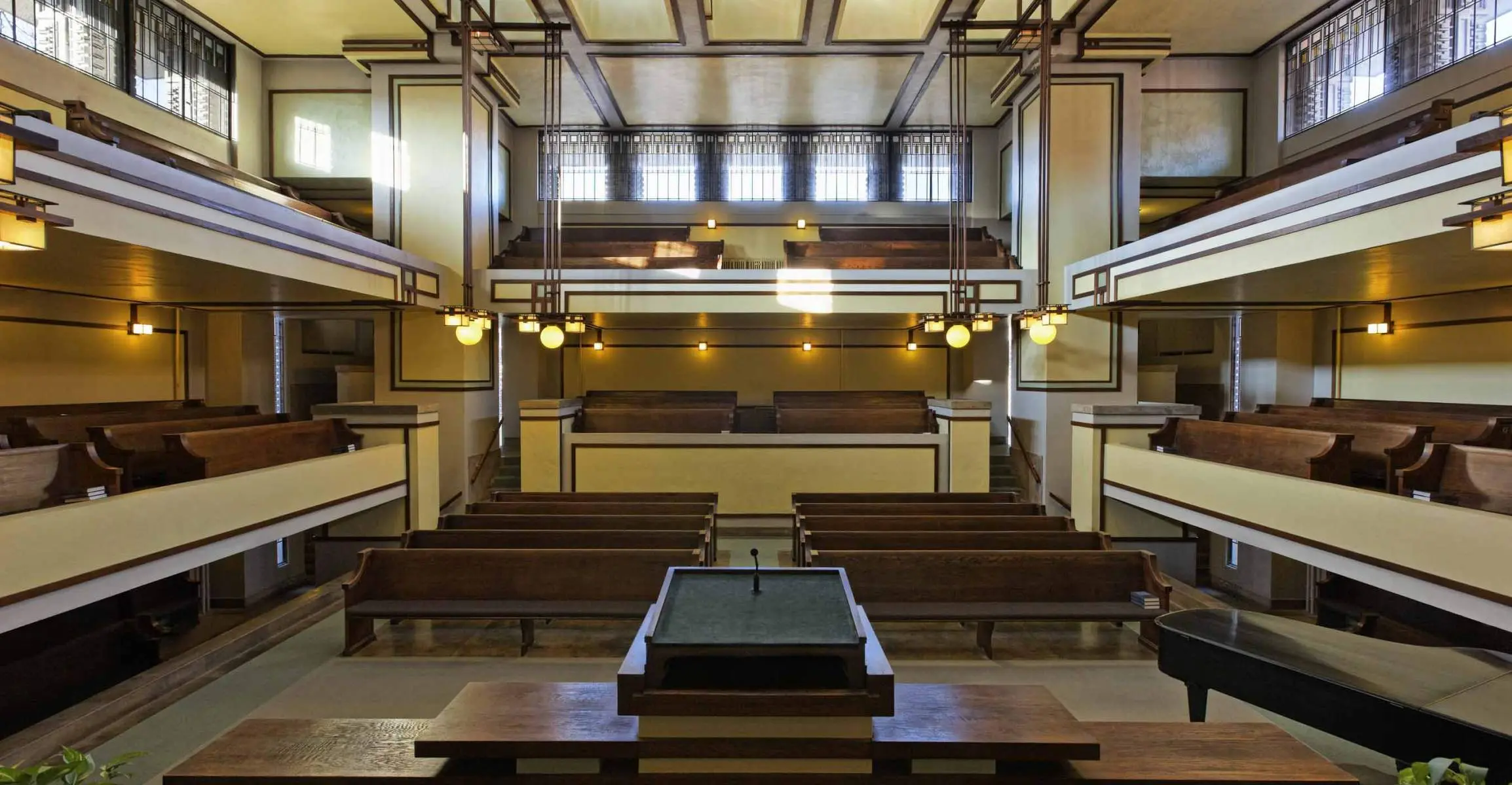 L'interno del Santuario del Tempio dell'Unità