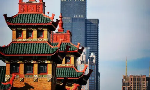 Chinatown a Chicago guardando lo skyline della città