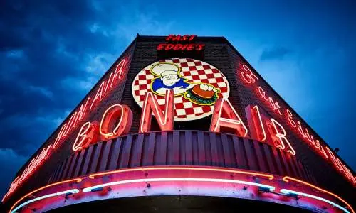 Insegna illuminata per il cibo