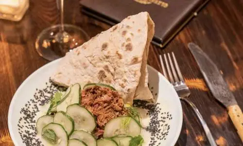 Un piatto di cibo al Cleveland Heath di Edwardsville