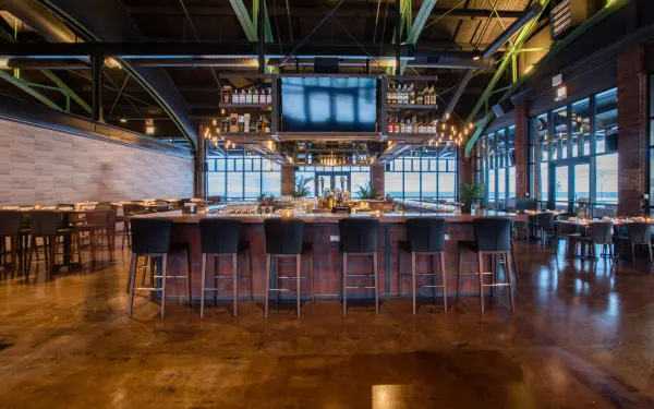 L'interno di un bar vuoto