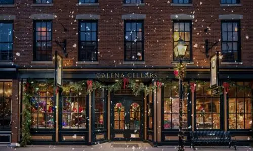 L'esterno di Galena Cellars durante le festività natalizie.