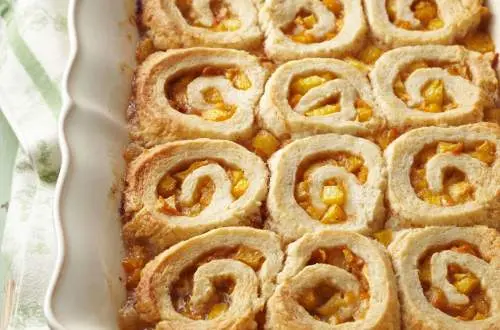 Pergamene di pasta da forno alle pesche