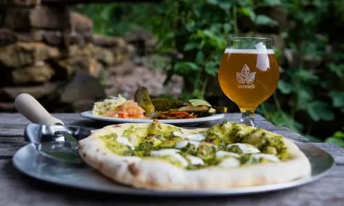 Pizza, birra e contorni di Scratch Brewery.