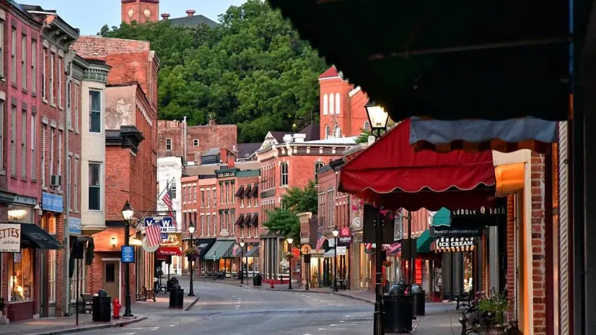 La via principale di Galena