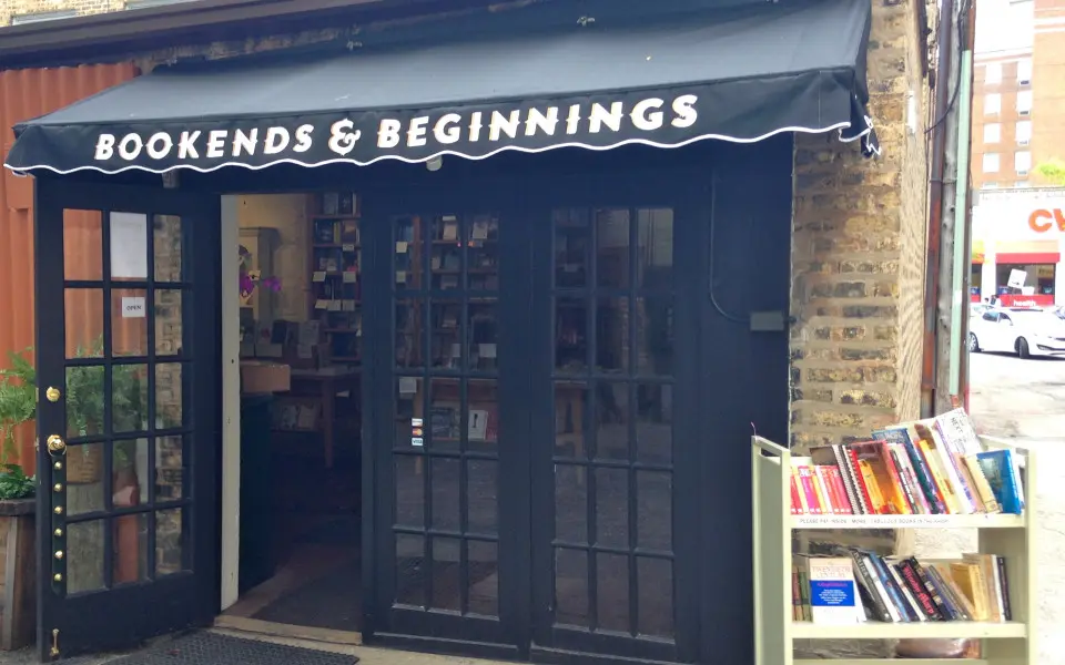Vista esterna della libreria Bookends & Beginnings