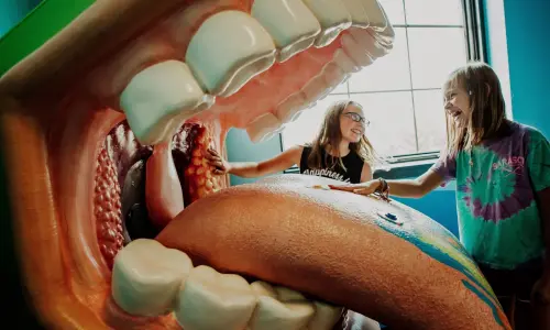 Bocca gigante al Museo Kidzeum