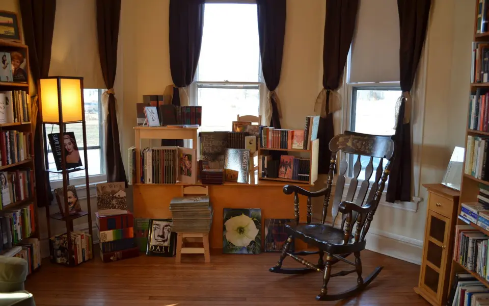 Sala di lettura di Afterwords Books