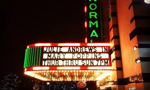 L'esterno dei Teatri Normali con le luci