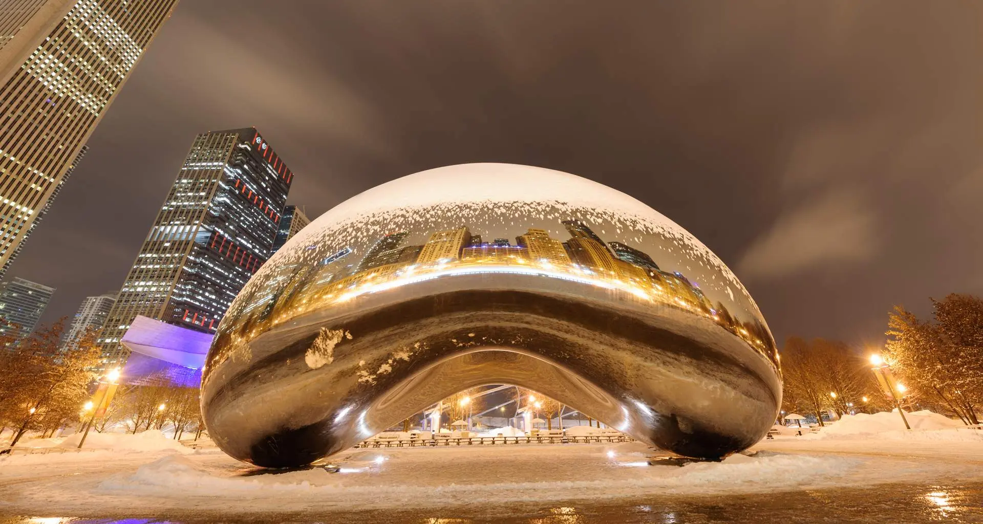 The Bean in inverno con la neve.