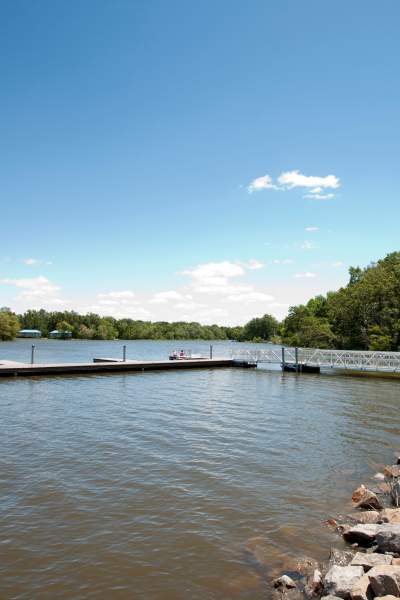 Lago per nuotare e praticare sport acquatici
