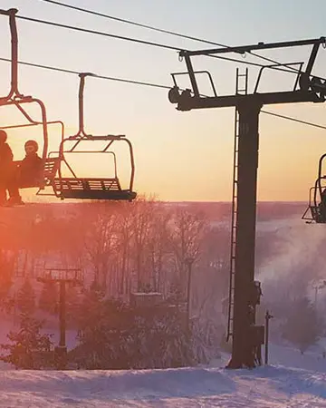 Impianti di risalita del Chestnut Mountain Resort durante l'inverno
