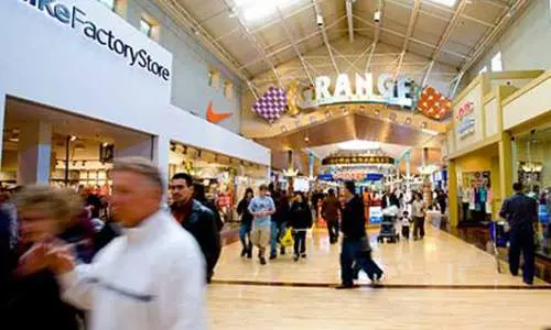 Una varietà di opportunità per lo shopping a Gurnee Mills.