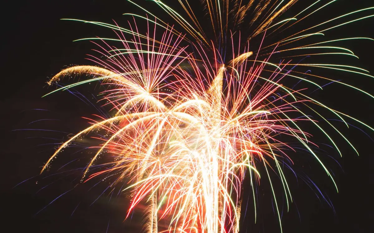 Fuoco nel cielo per le vacanze