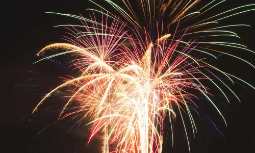 Fuoco nel cielo per le vacanze
